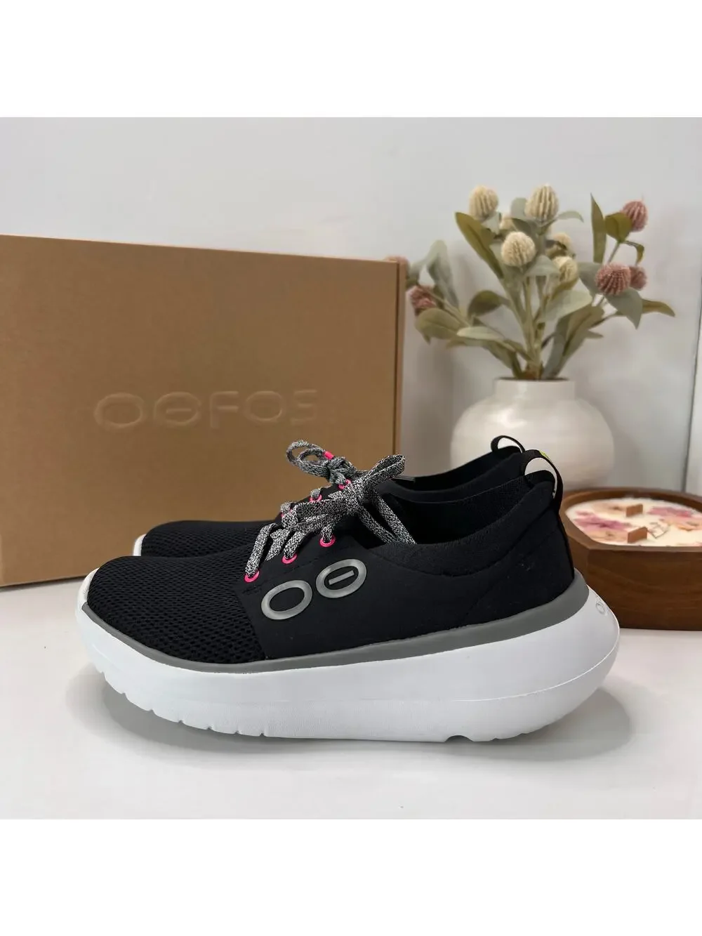 OOFOS OOmy Stride Recovery Sneakers White/Black Style 5077 Women's 5 Athleisure